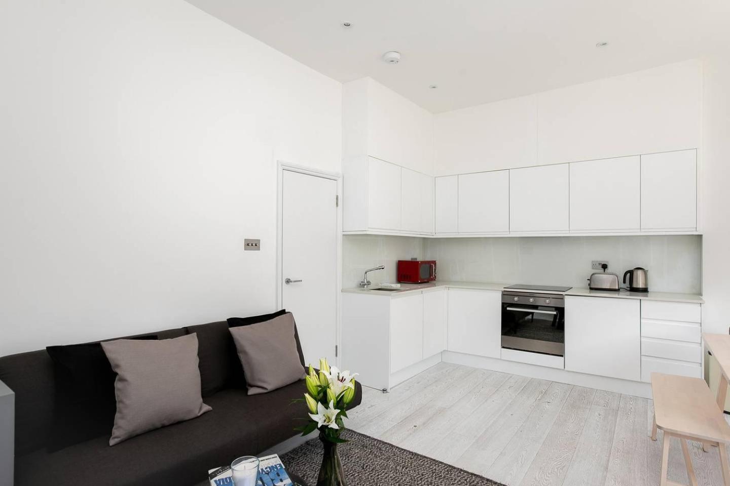 Guestready - West Kensington Home W/Balcony Λονδίνο Εξωτερικό φωτογραφία